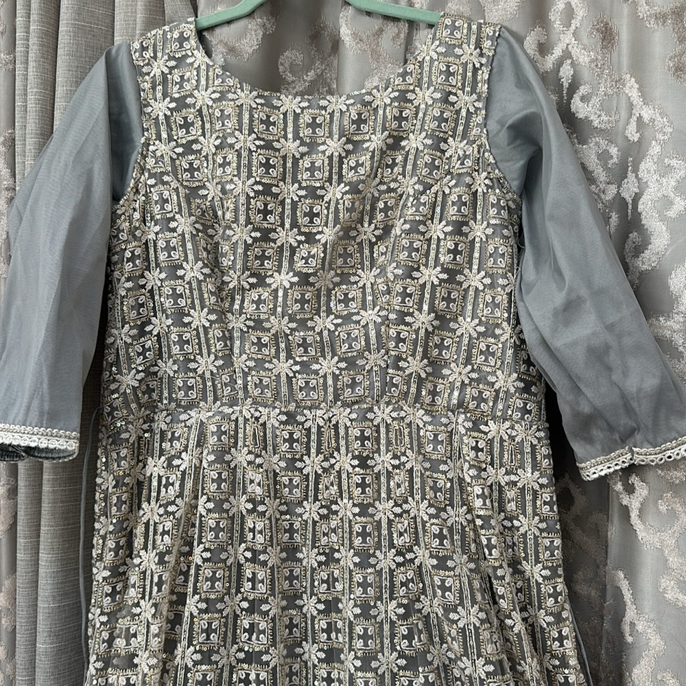 Anarkali Salwar Dress Outfit Gold and White Design - Picture 3 of 9